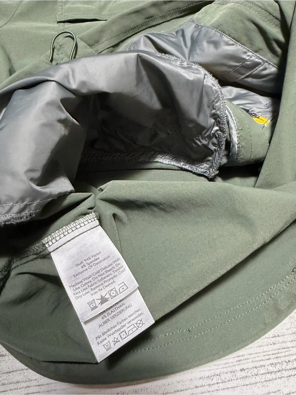 Eddie Bauer Travex Utility Hiking Jacket Men’s L Green Stow Away Hood Full Zip